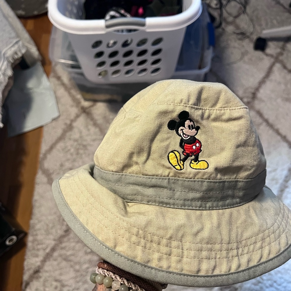 Disney World Mickey Mouse Embroidered Hat - Cream and White